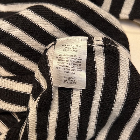 Halogen black and white striped cotton V-neck sweater size medium - Picture 4 of 5